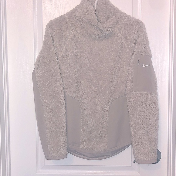 Lightly used fuzzy Nike turtle neck - Picture 1 of 2
